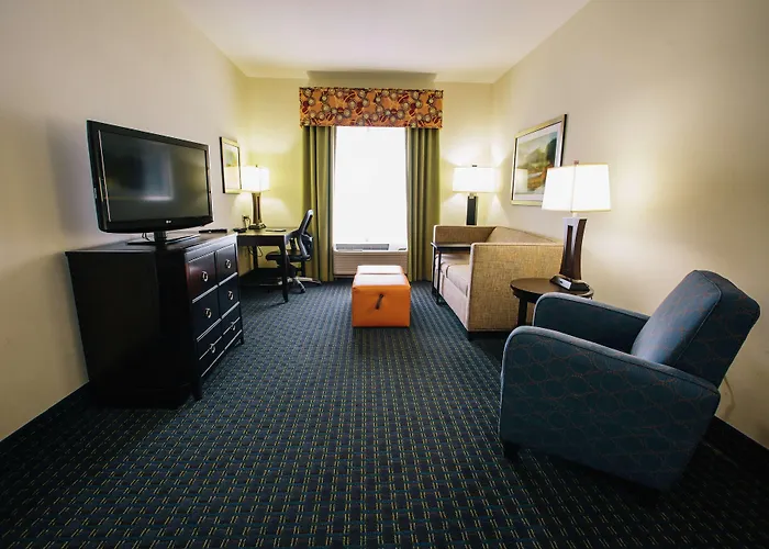 Hampton & Hotel