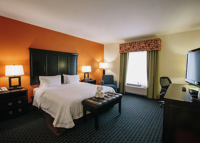 Hampton & Hotel