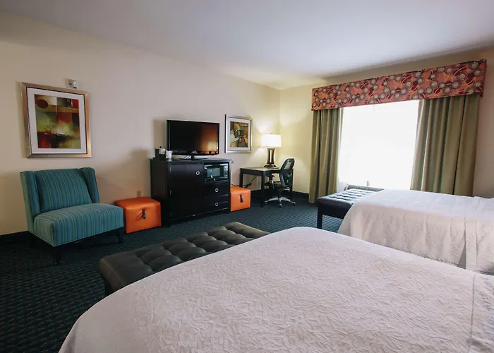 Hampton & Hotel 3*