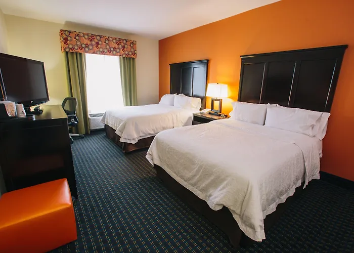 Hampton & Hotel 3*