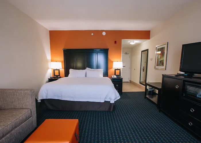 Hampton & Hotel