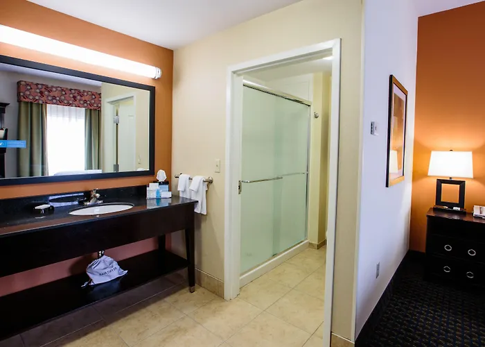 Hampton & Hotel 3*
